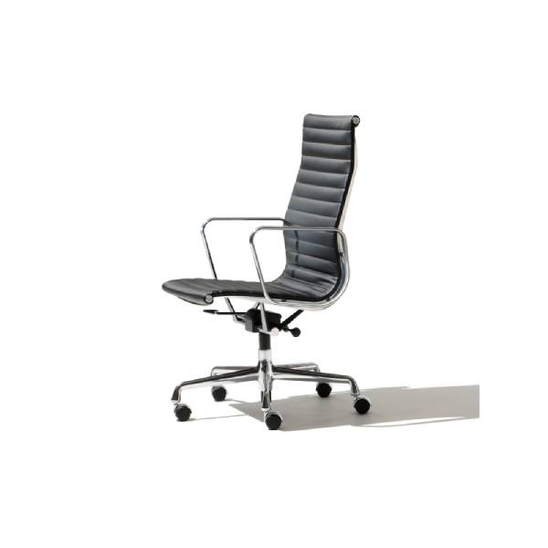 Charles Eames Herman Miller Aluminum Group Lounge Chair