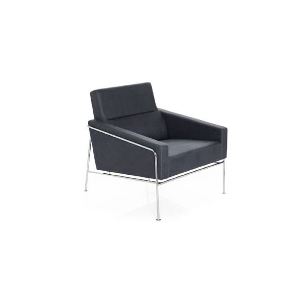 Arne Jacobsen Series 3300 Lounge Chair